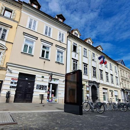 Viksi Hostel Любляна Екстериор снимка